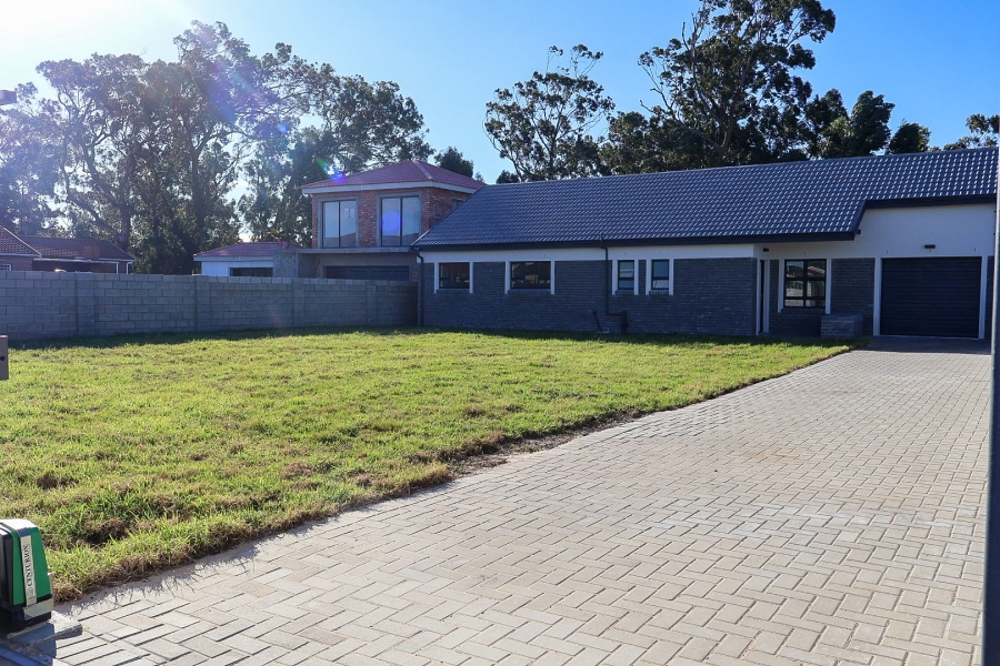 3 Bedroom Property for Sale in Pinelands Eastern Cape